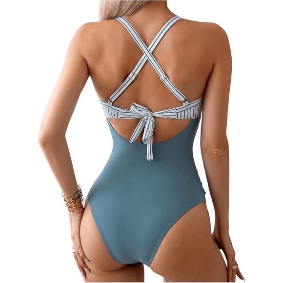 NWT Cupshe One Piece Swimsuit Cutout Front Crisscross Lace Up Back Size M - Picture 2 of 8
